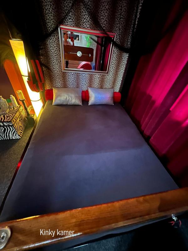 Kinky-Kamer (11)