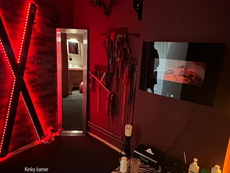 Kinky-Kamer (2)